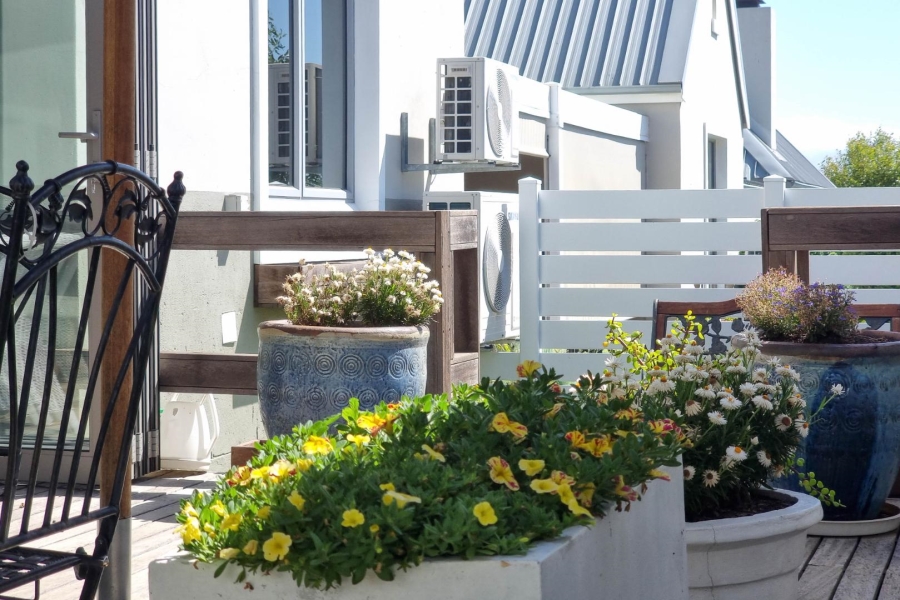 2 Bedroom Property for Sale in Plattekloof Western Cape